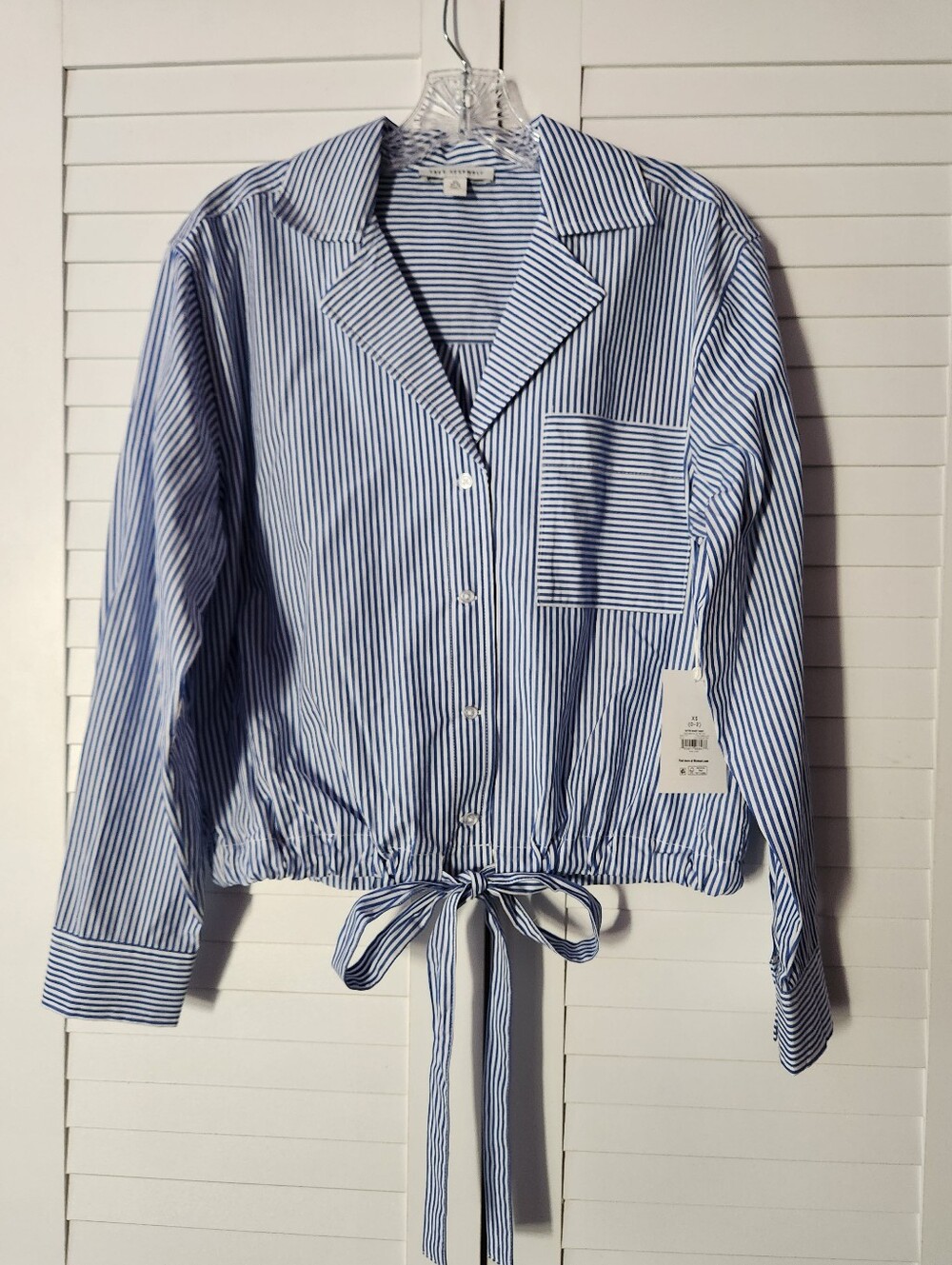 Free Assembly Button Ups